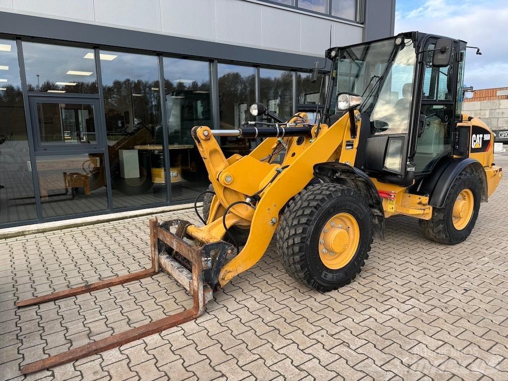 CAT 906M Tekerlekli yükleyiciler