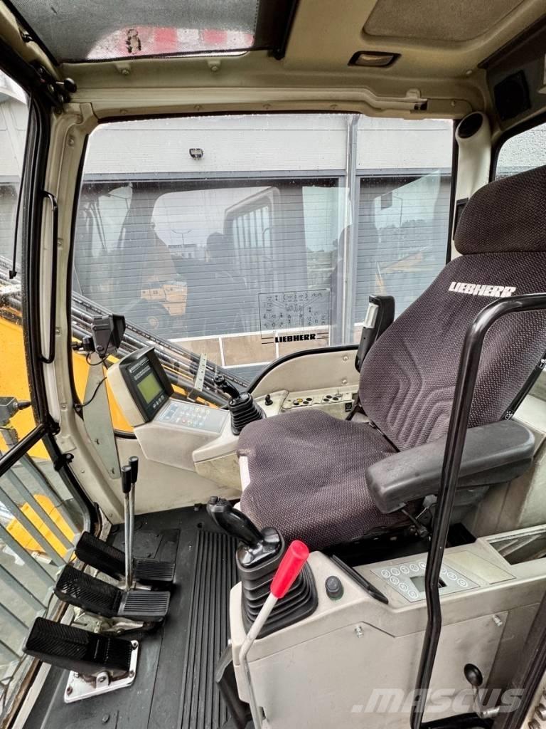 Liebherr R934C LC Yıkım ekskavatörleri
