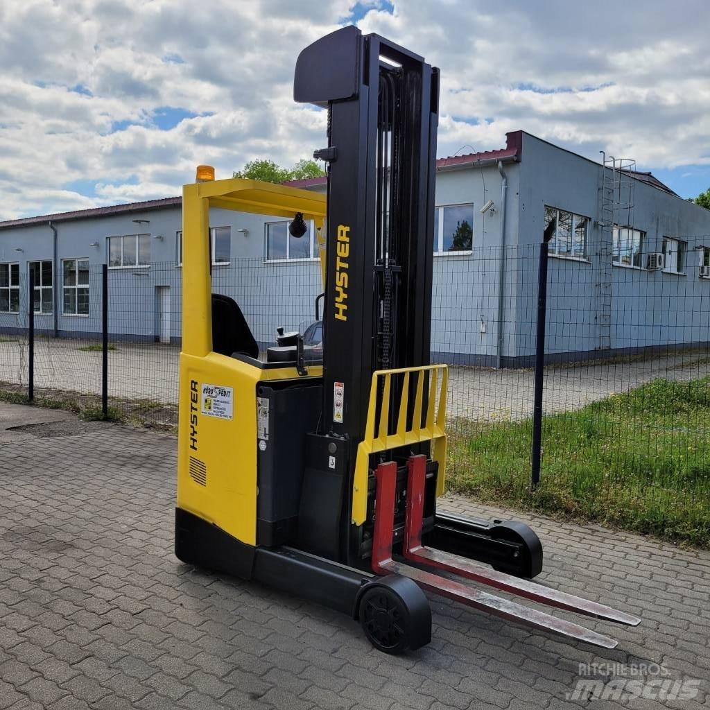 Hyster R 1.4 Reach truck - depo içi istif araçları