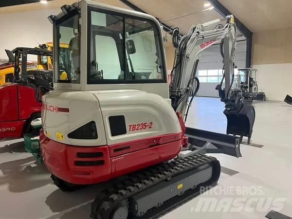 Takeuchi TB 235 Mini ekskavatörler, 7 tona dek