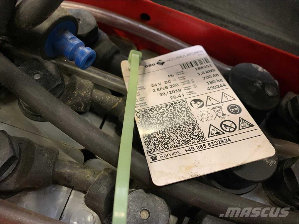 Linde L10B Akülü depo ekipmanları