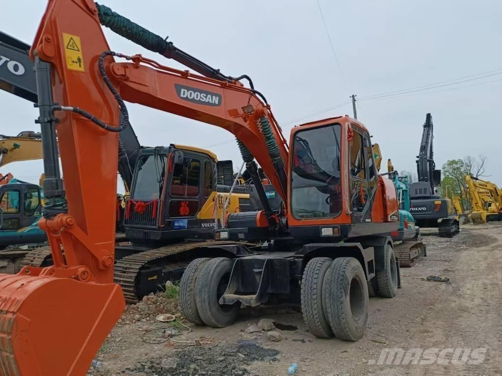 Doosan 150 W-7 Lastik tekerli ekskavatörler