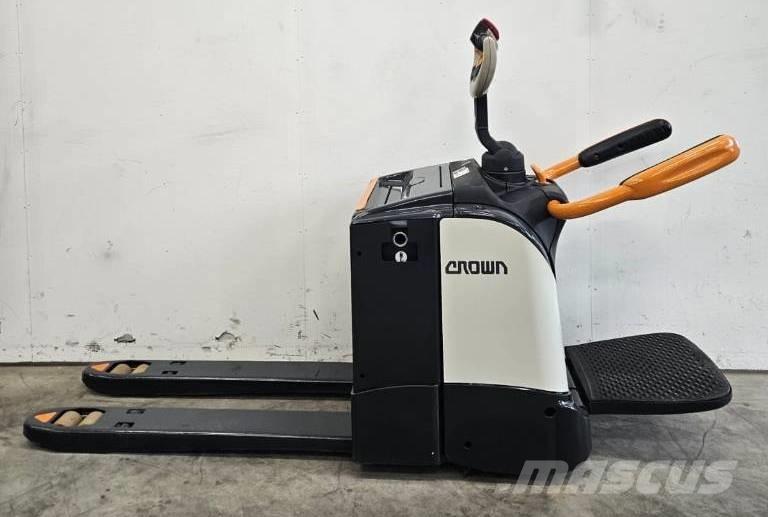 Crown WT 3040 E Düsük seviye platformu