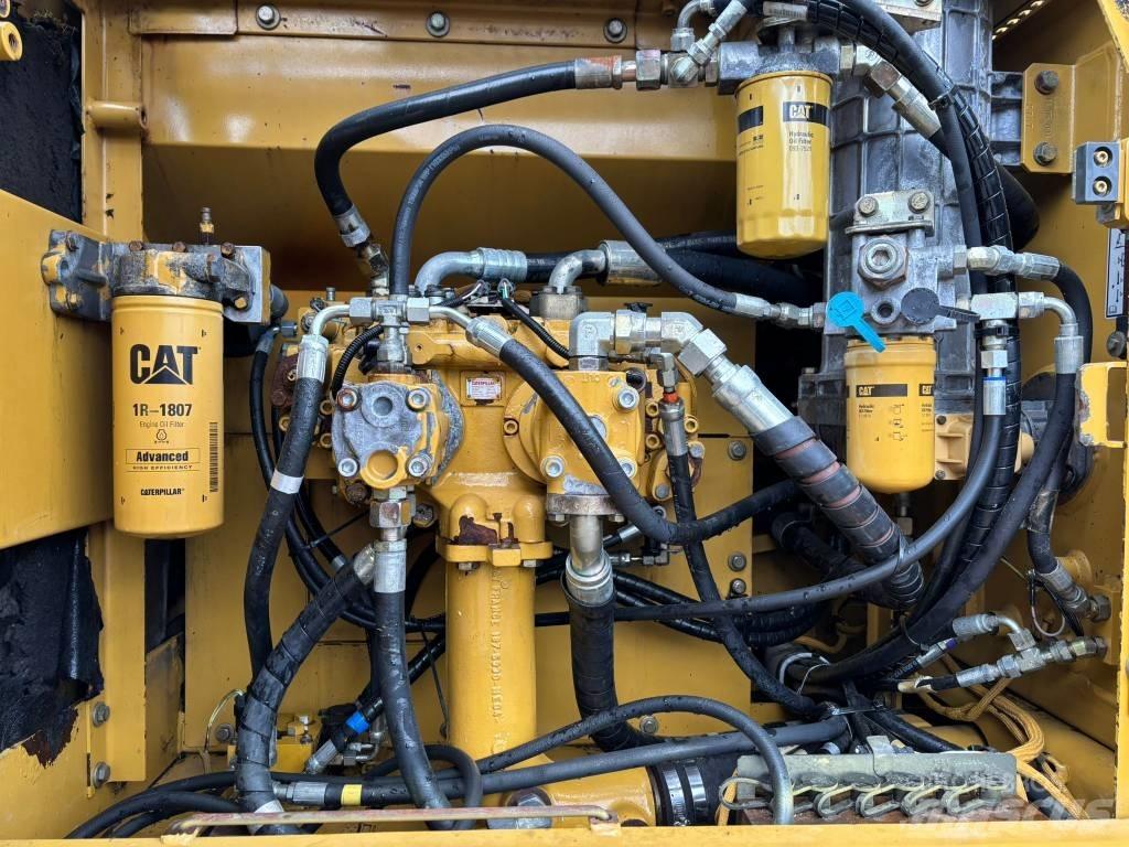 CAT 325 CL Paletli ekskavatörler