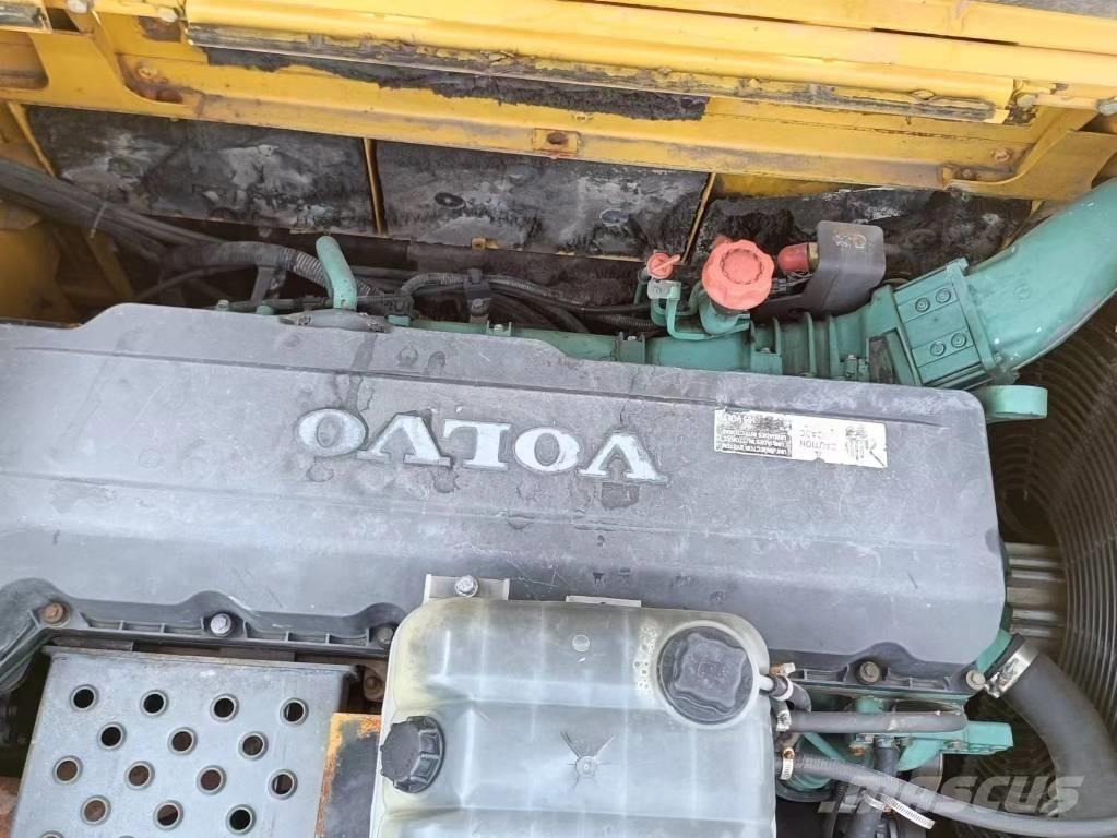 Volvo EC 480 Paletli ekskavatörler
