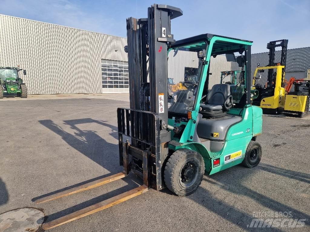 Mitsubishi FD30N Reach truck - depo içi istif araçları