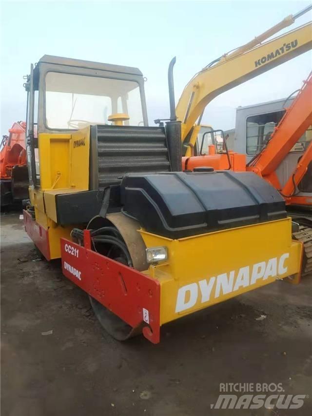 Dynapac CC211 Tek tamburlu silindirler