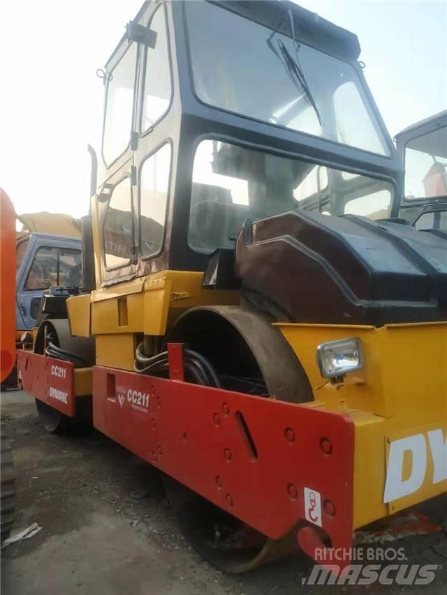 Dynapac CC211 Tek tamburlu silindirler