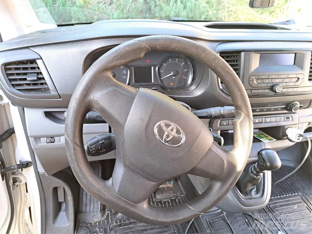 Toyota PROACE Otomobiller
