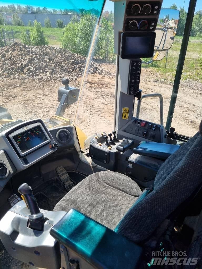 CAT 966 M Tekerlekli yükleyiciler