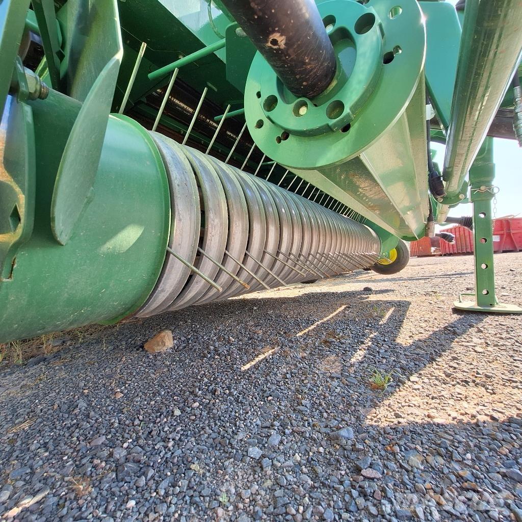 John Deere V 451 M Rulo balya makinalari