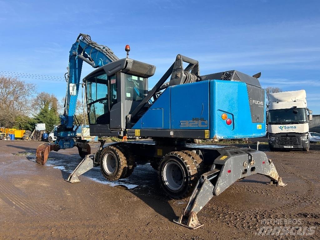 Fuchs MHL 320 T4F Atık taşıma araçları