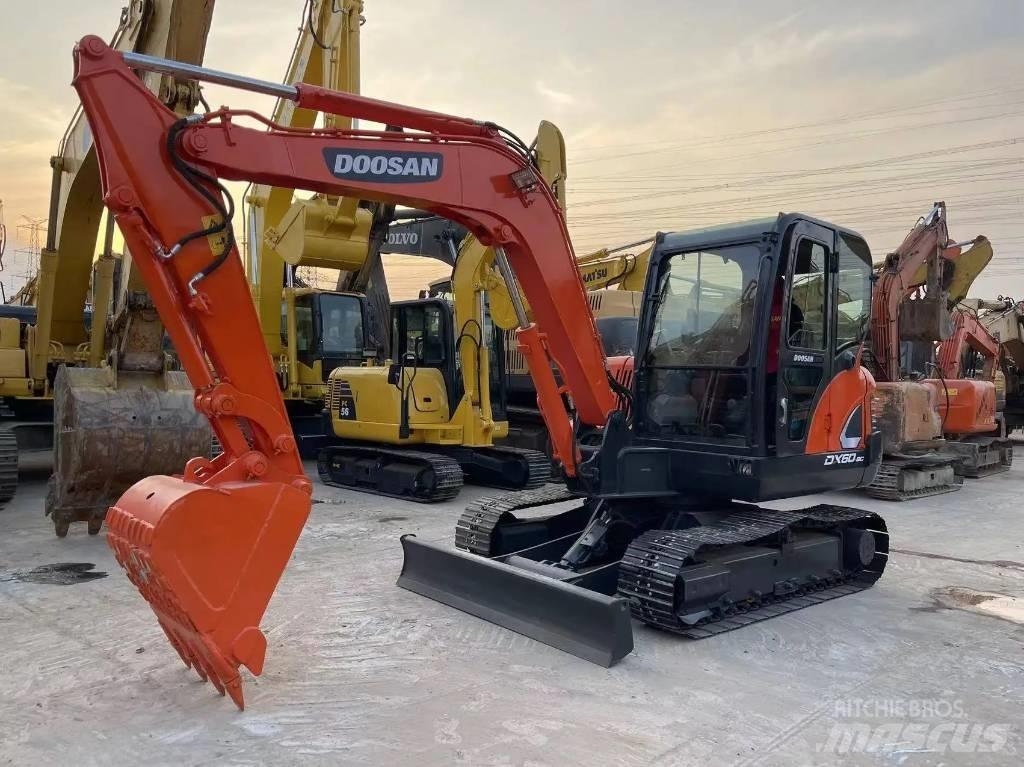 Doosan DX60 Paletli ekskavatörler