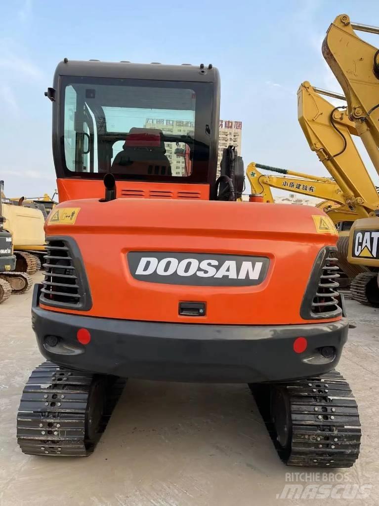 Doosan DX60 Paletli ekskavatörler