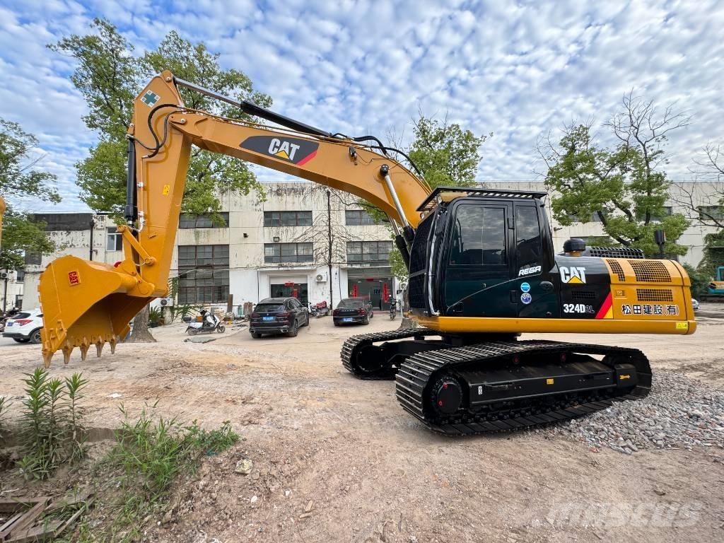 CAT 324 D L Paletli ekskavatörler