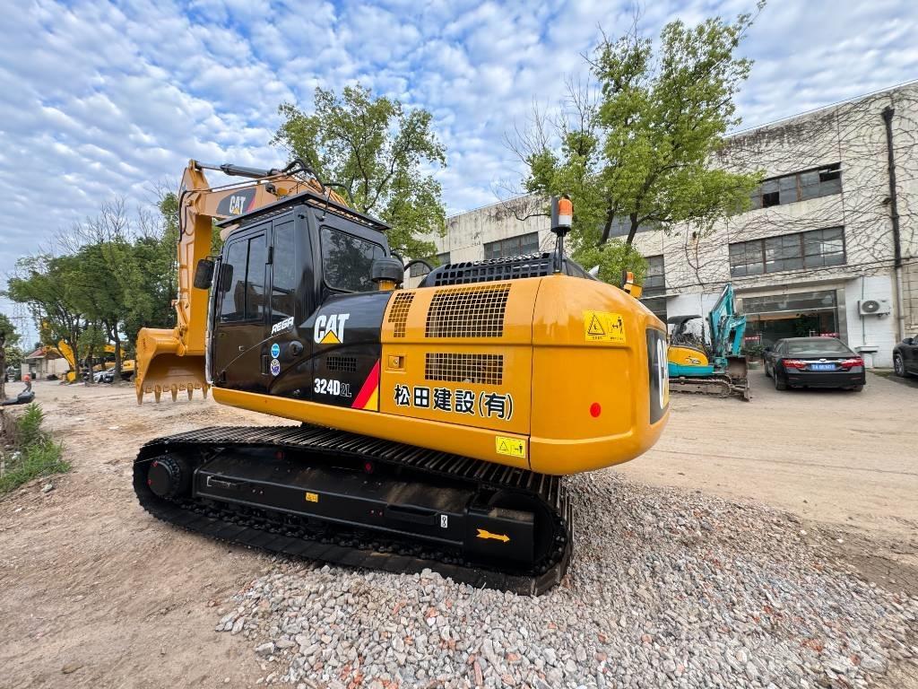 CAT 324 D L Paletli ekskavatörler