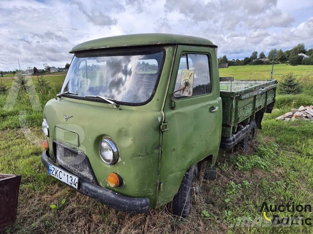  UAZ 452 Pikaplar