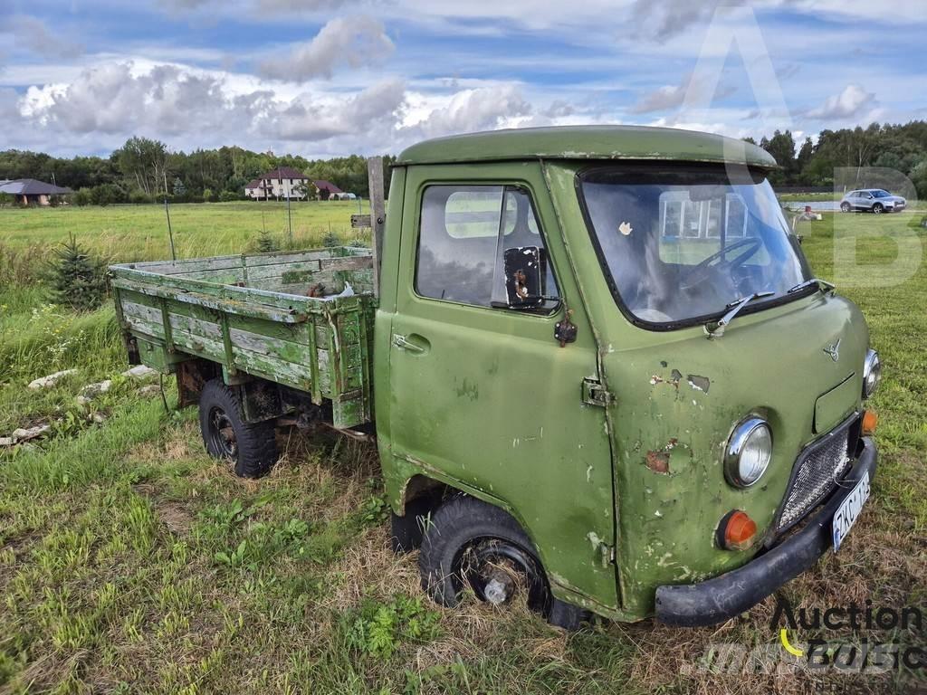  UAZ 452 Pikaplar