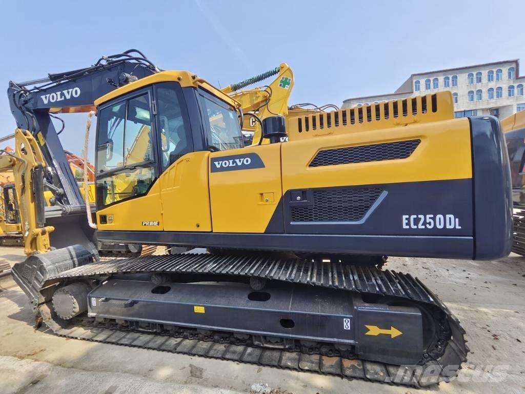 Volvo EC 250 D L Paletli ekskavatörler