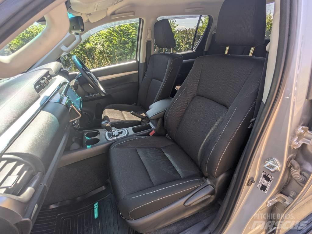 Toyota Hilux Pikaplar