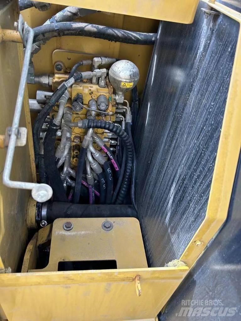 CAT 305.5E Paletli ekskavatörler