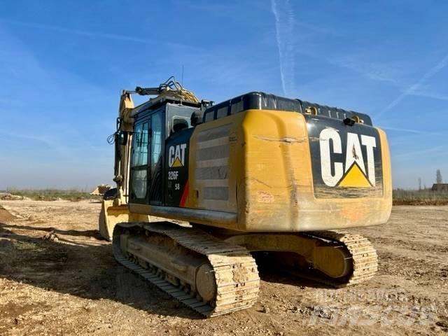 CAT 326 F L Paletli ekskavatörler