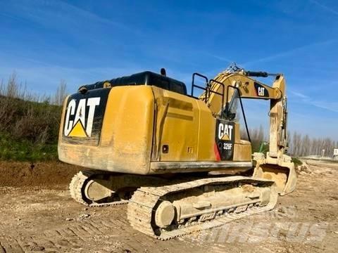 CAT 326 F L Paletli ekskavatörler