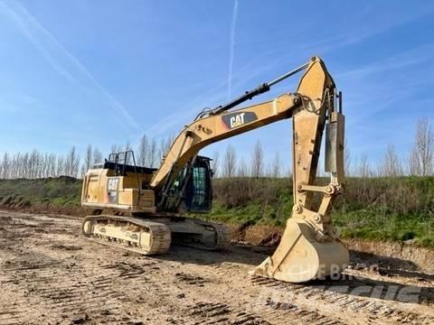 CAT 326 F L Paletli ekskavatörler