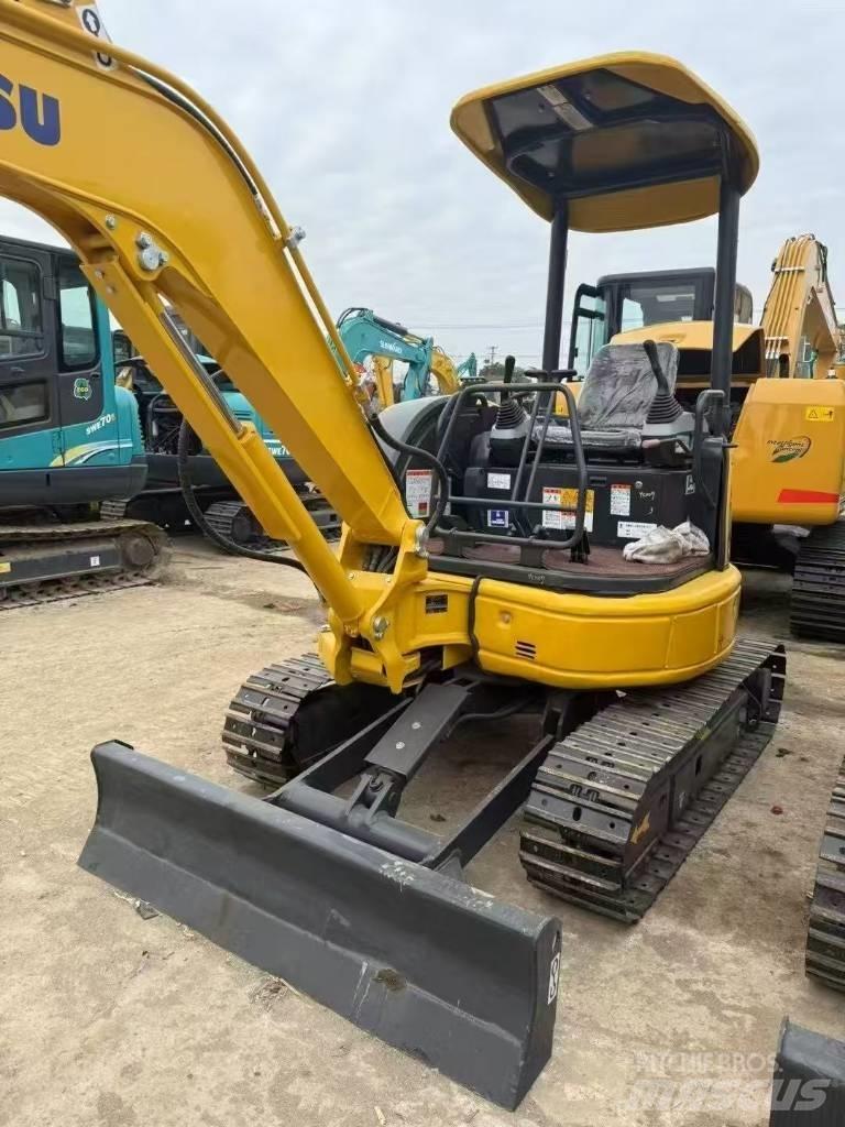 Komatsu 30 Paletli ekskavatörler