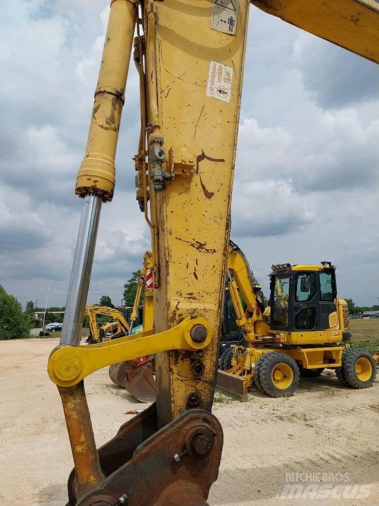 Komatsu PC 240 LC-8 Paletli ekskavatörler