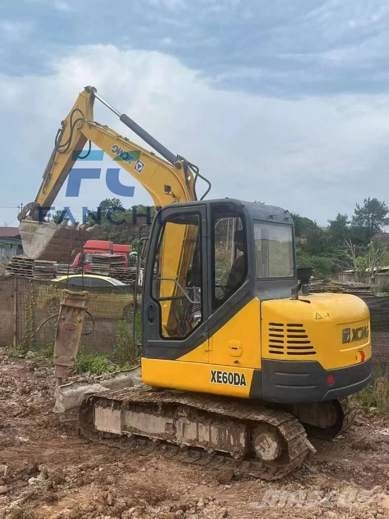 XCMG XE 60 DA Paletli ekskavatörler