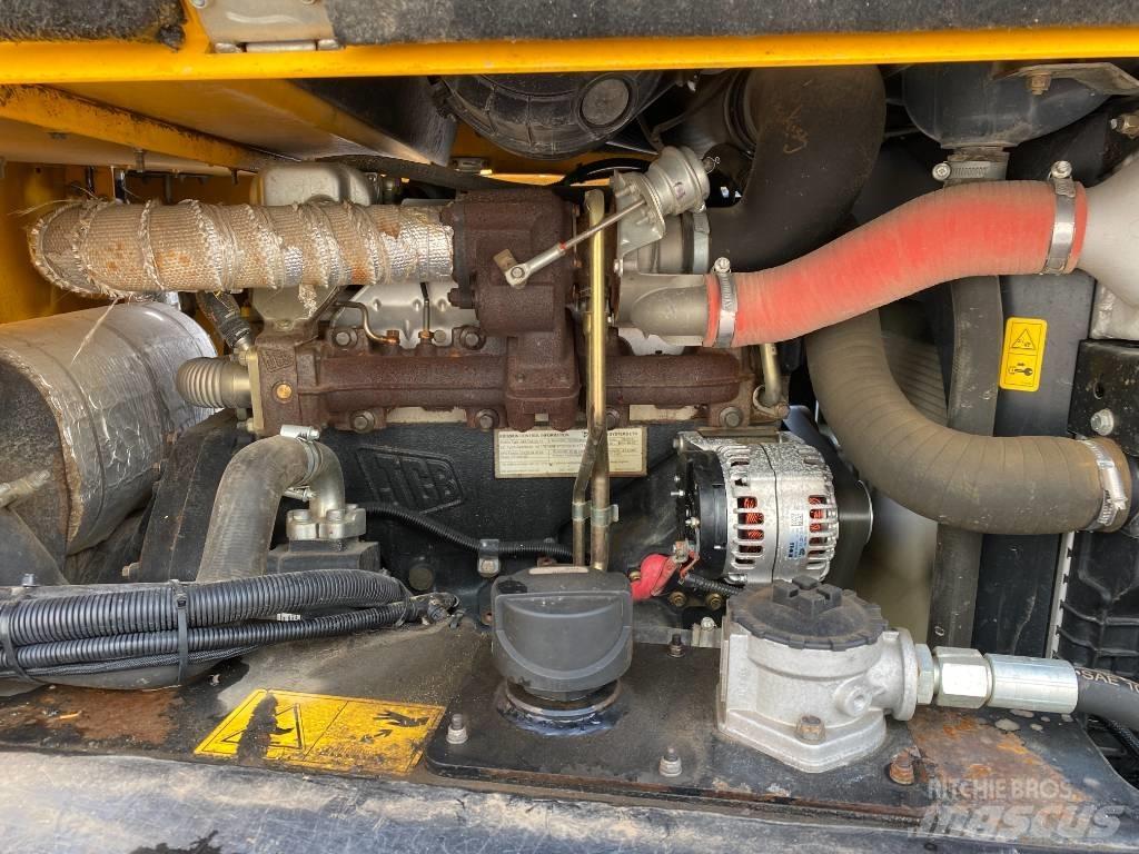 JCB 6TFT Belden kirma kamyonlar