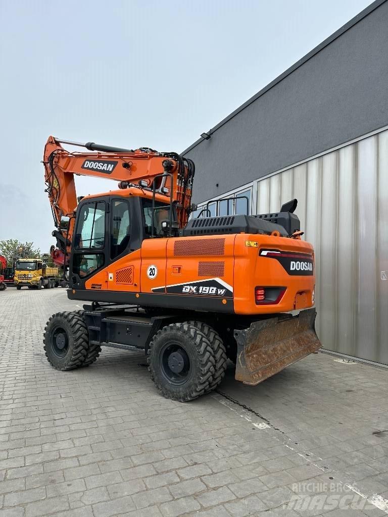 Doosan DX 190 W-7 Lastik tekerli ekskavatörler