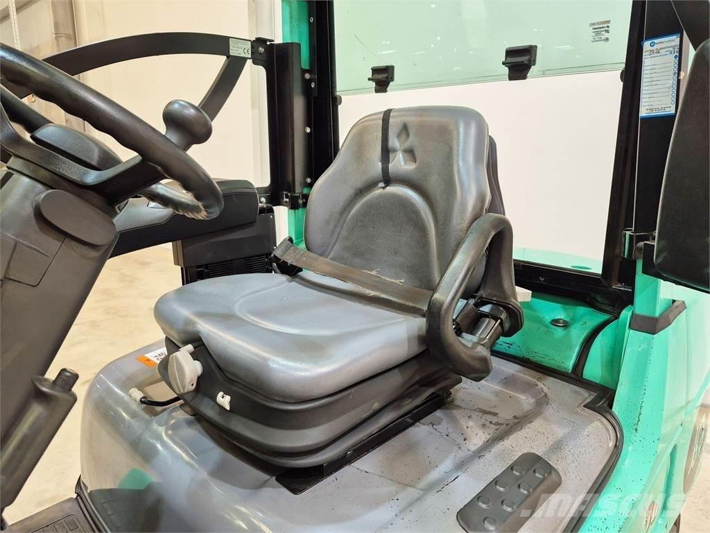 Mitsubishi FD30NT Dizel forkliftler
