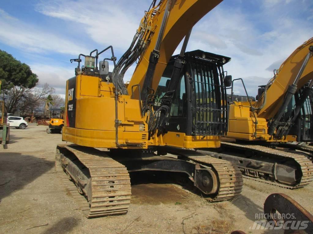 CAT 325 F LCR Paletli ekskavatörler