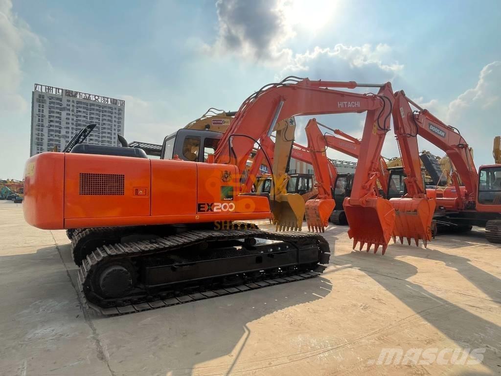Hitachi EX 200 Paletli ekskavatörler