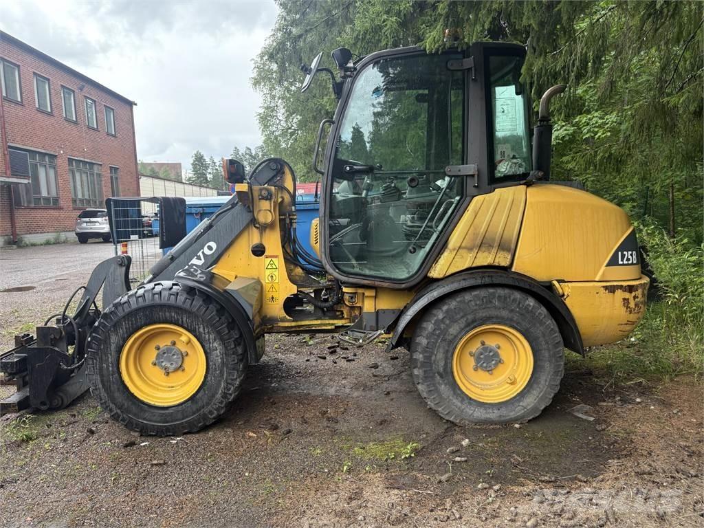 Volvo L 25 B Tekerlekli yükleyiciler