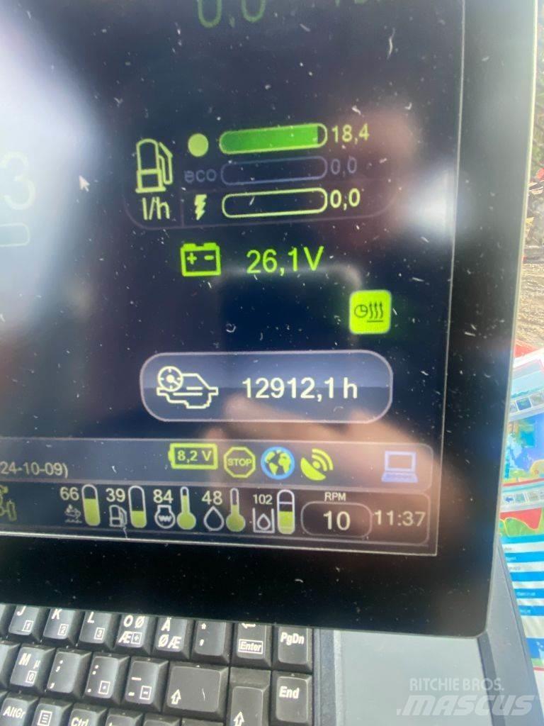 Komatsu 895 Tomruk yükleyici traktörler
