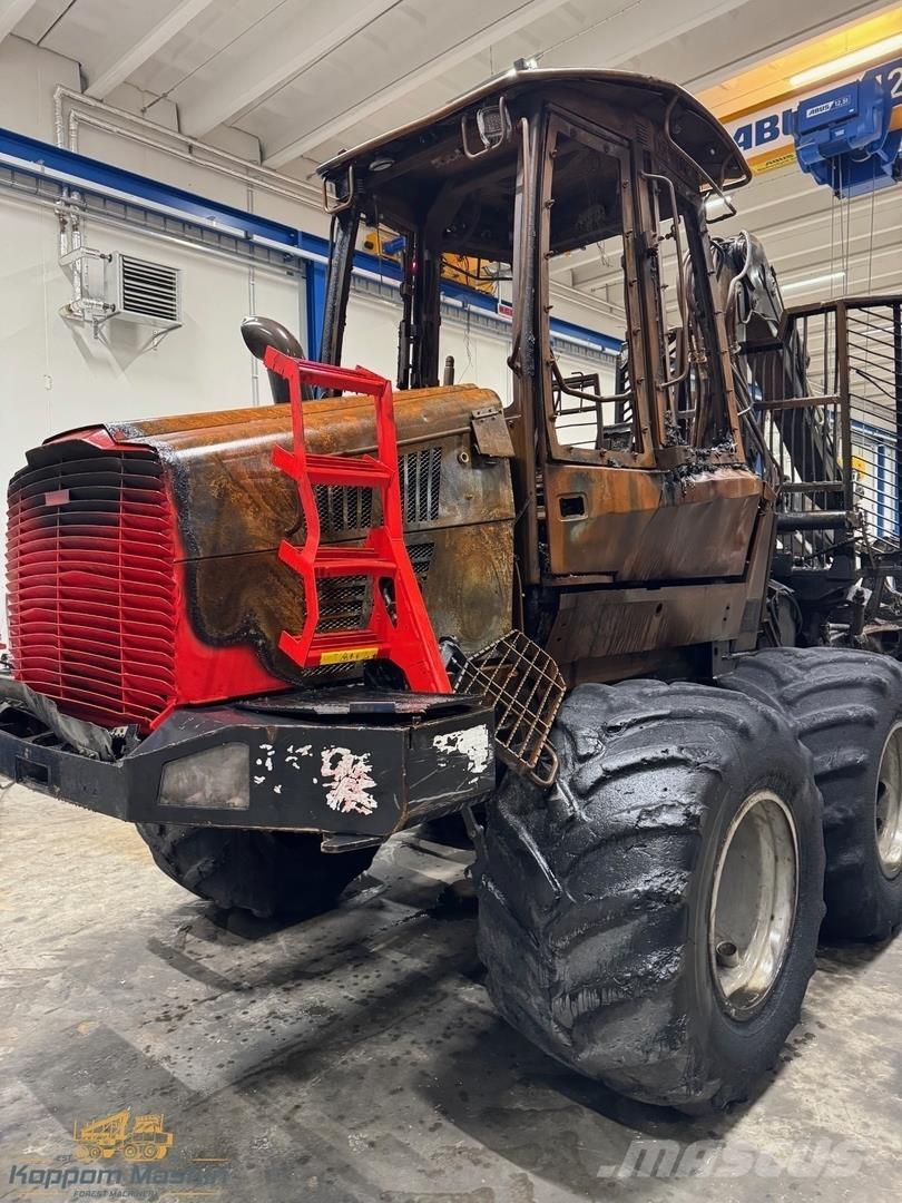 Komatsu 845 Tomruk yükleyici traktörler