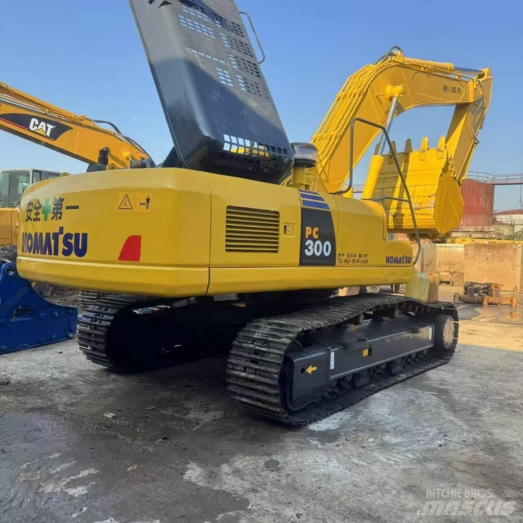 Komatsu PC 300 Paletli ekskavatörler