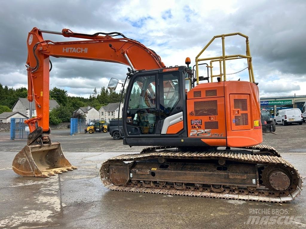 Hitachi ZX225 USLC-7 Paletli ekskavatörler