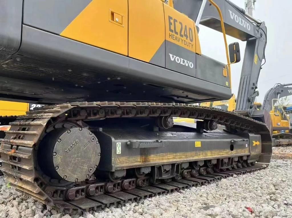 Volvo EC 240 Paletli ekskavatörler