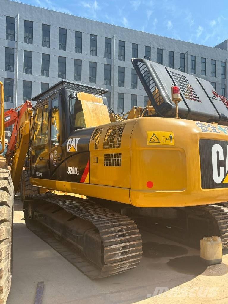 CAT 320D Paletli ekskavatörler