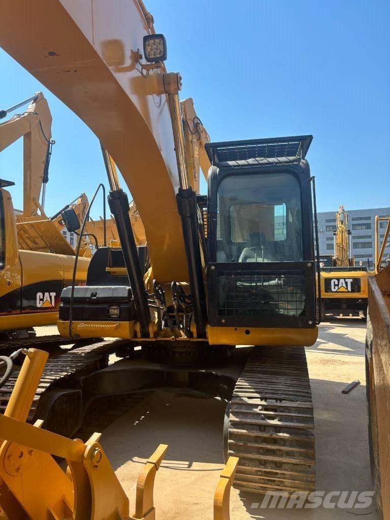 CAT 320D Paletli ekskavatörler