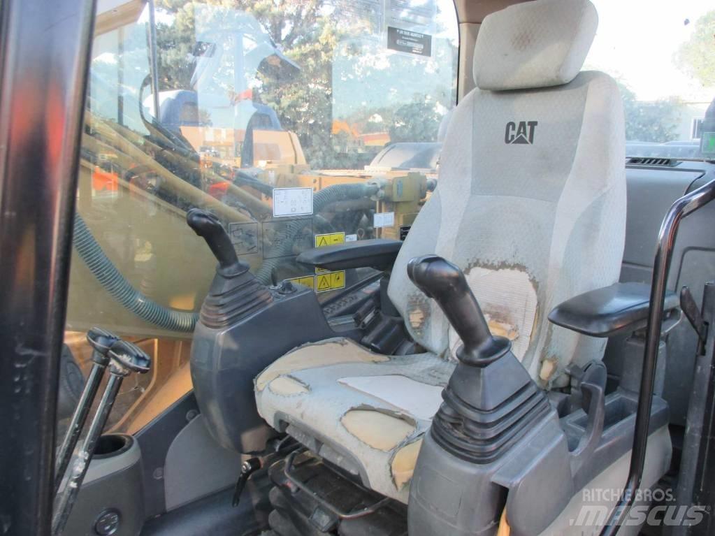 CAT 323 D L Paletli ekskavatörler