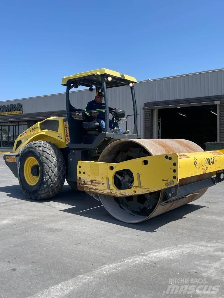 Bomag BW 211 DH-5 Tek tamburlu silindirler