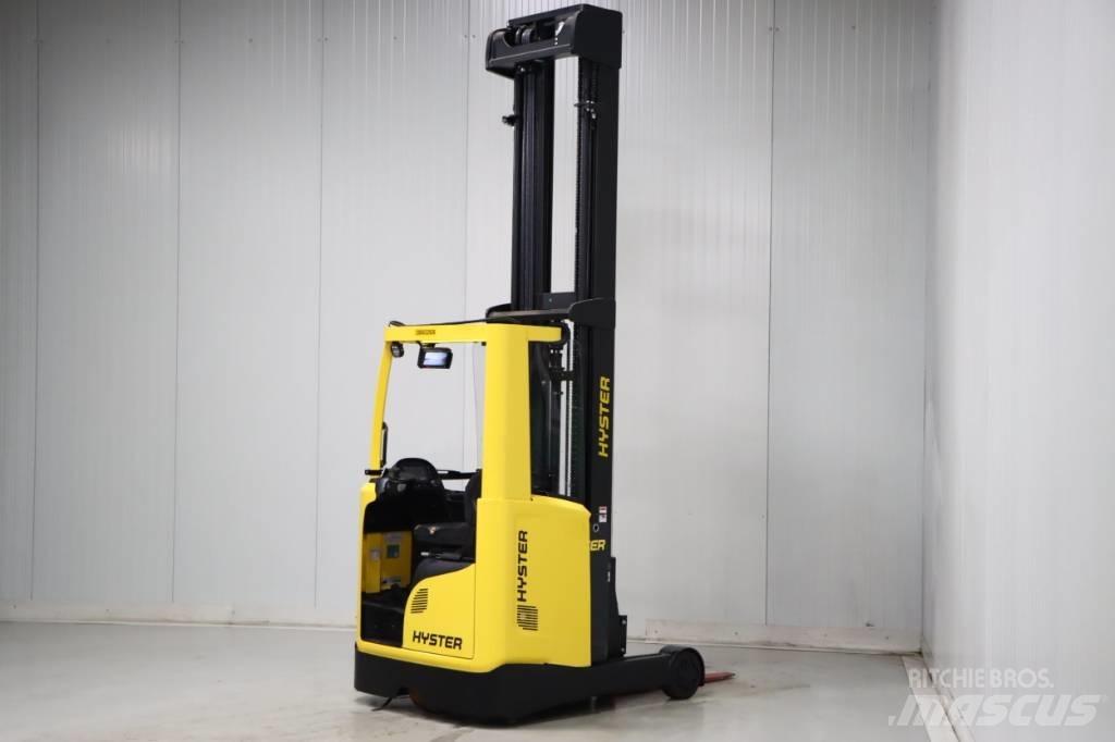 Hyster R 1.4 Reach truck - depo içi istif araçları