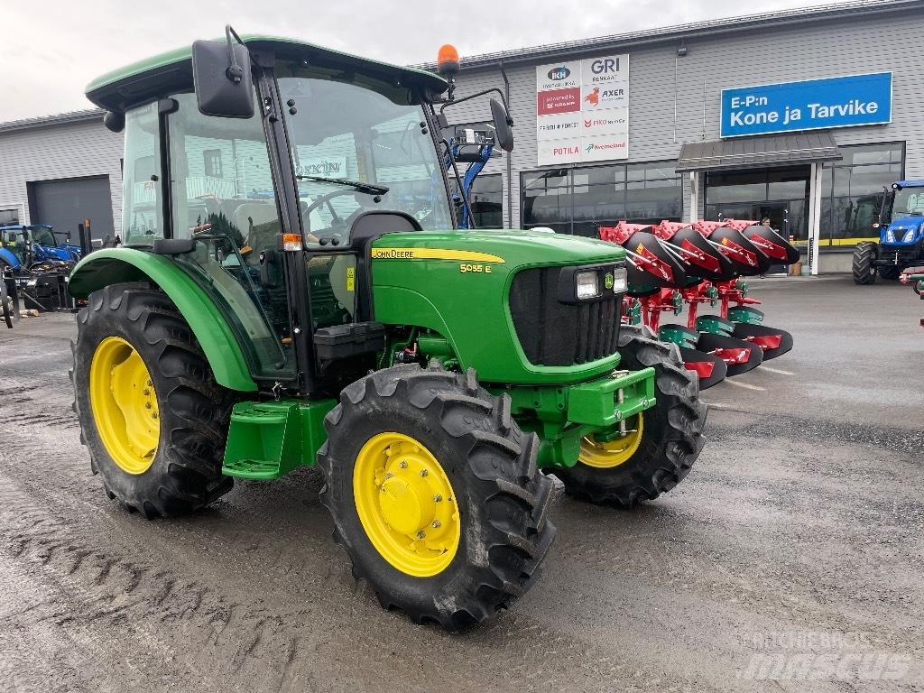 John Deere 5055 E Traktörler
