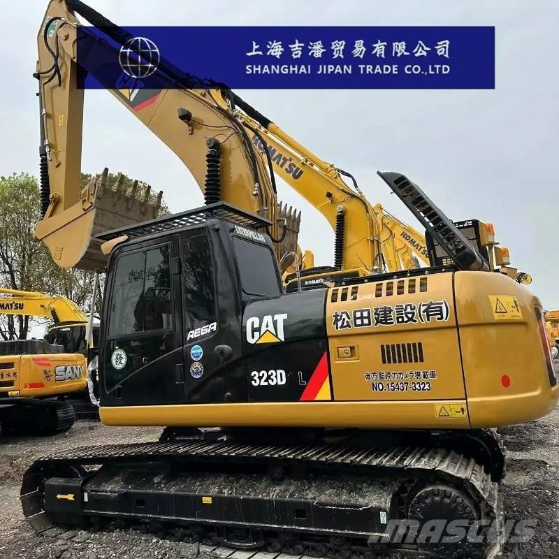 CAT 323 D Paletli ekskavatörler