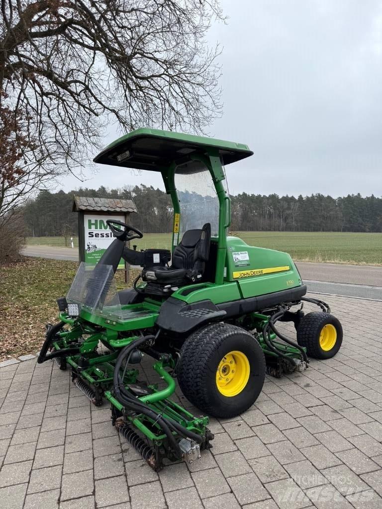 John Deere 8700 A Fairway çim biçme makineleri